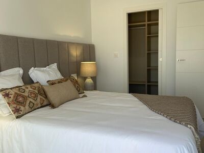 Vrijstaande villa, luxe afgewerkt, dichtbij 2 stranden.