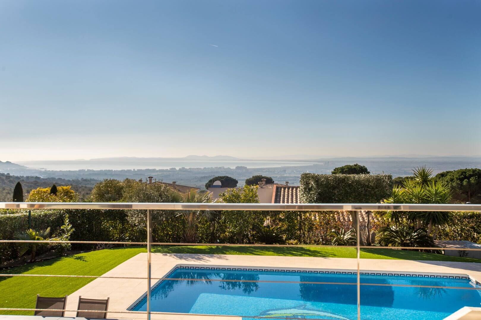 Prachtige villa met riant uitzicht over zee