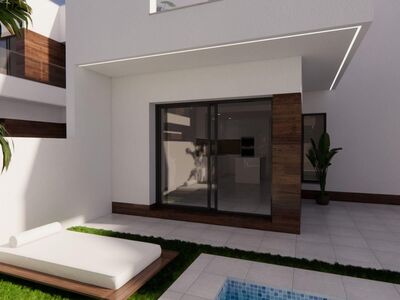 Ruime 2 slaapkamer villa met zwembad en dakterras