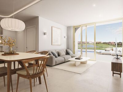 Appartementen en penthouses aan de golfbaan, 4 km van zee.
