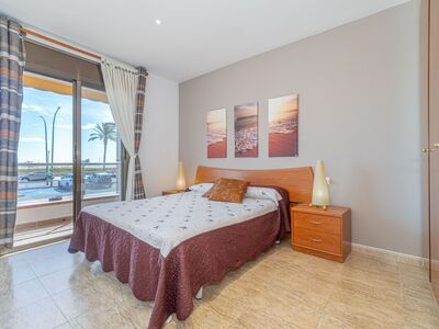 Appartement met vol zeezicht, direct aan de boulevard