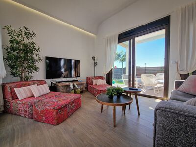 Wat een fantastische villa! Zwembad en royaal dakterras.