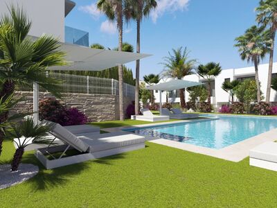 Klein project:  fraaie woningen, met gezamenlijk zwembad