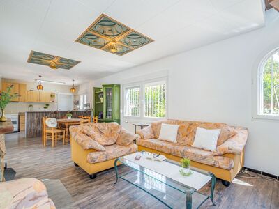 Karakteristieke villa in het levendige Empuriabrava