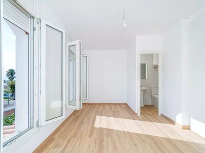 Schakelwoning, geheel gerenoveerd en dichtbij zee