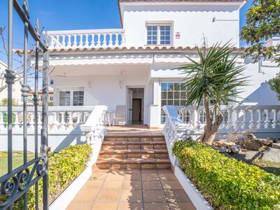 1169 Fraaie villa met zwembad en vele extra's