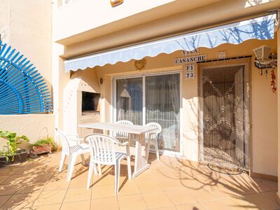 Geschakelde woning met garage, voor wie van kleur houdt!