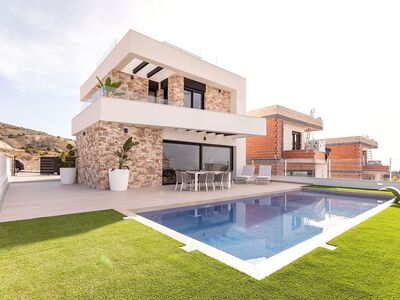 Luxe villa's met eigen zwembad, ruim perceel