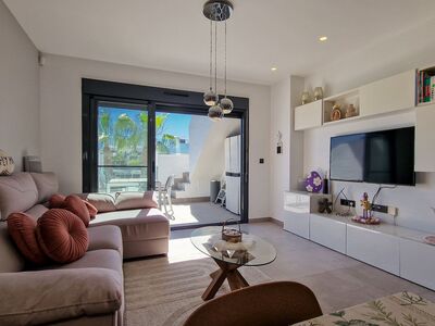 Bestaand penthouse met mooi uitzicht. De moeite waard!