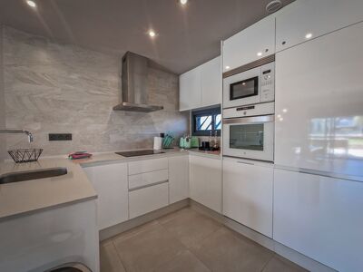 ruim appartement met grote tuin eromheen. 2,5 km van strand
