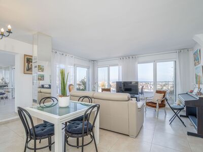 penthouse met groot terras en zicht op de haven. Garageplaats