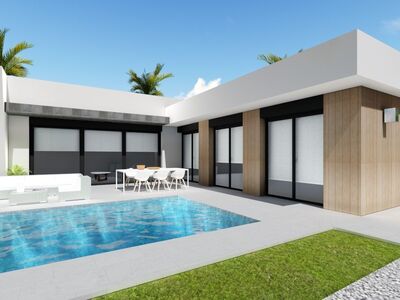 Wat een villa! ruim grondstuk, prachtig zwembad
