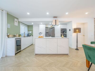Fraaie villa met fijn zwembad in ruime tuin