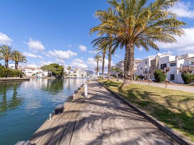 Gerenoveerd appartement, slechts 500 meter van strand