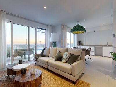 Prachtige villa, op ruim plot, 10 minuten van strand