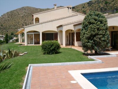 Grote villa in traditionele stijl, veel privacy