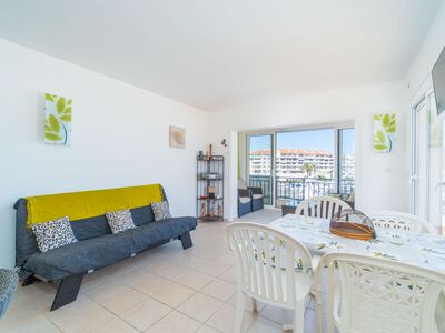 Appartement met zicht op haven, groot terras