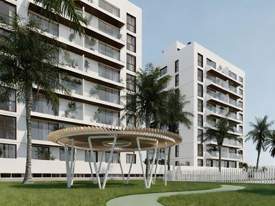 op een heerlijk locatie dichtbij strand en veel faciliteiten...