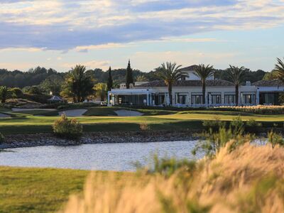 Zeer bijzondere villa op een luxe locatie, eerste lijn golf