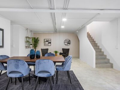 3656 Prachtige villa op een ruim grondstuk, fraai zwembad 2