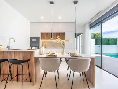 Villa op fijne locatie met zwembad en dakterras