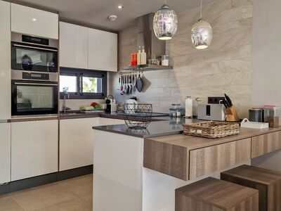Bestaand penthouse met mooi uitzicht. De moeite waard!