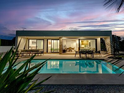 Mooie villa, ruim perceel. Prachtige omgeving..
