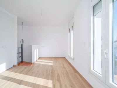 Schakelwoning, geheel gerenoveerd en dichtbij zee