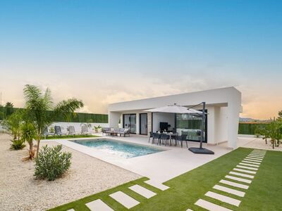 Fraaie villa, met zwembad, mooie omgeving