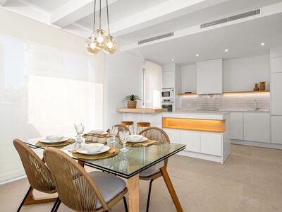 Fraaie villa, zwembad en grote onderbouw