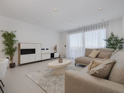 Fantastische villa, garage, zwembad, zicht op zoutmeer