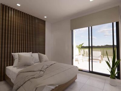 Ruime 2 slaapkamer villa met zwembad en dakterras