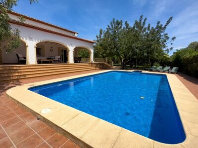 Royale villa, grote tuin met zwembad