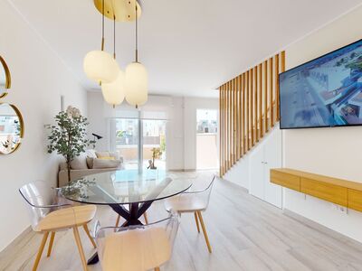 Schakelwoningen, tuin én dakterras. Groot gezamenlijk zwembad