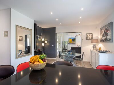 Villa, leuke tuin met jacuzzi, in rustige wijk van Roses