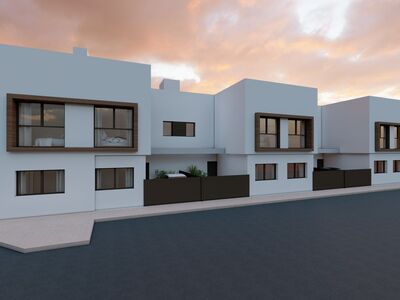 Ruime schakelwoning, bij centrum, vele extra's!