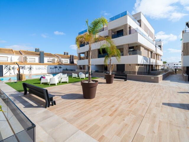 Hoek appartement, dichtbij zee, instapklaar