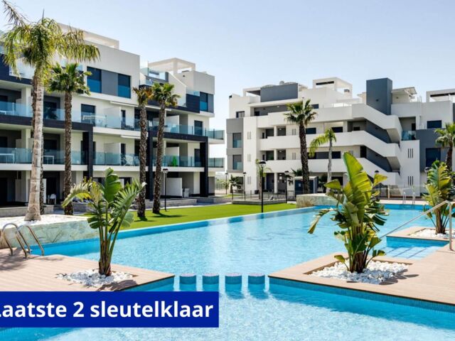 De laatste twee, volledig gemeubileerd, dichtbij zee
