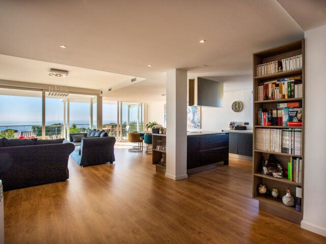 Prachtige villa met riant uitzicht over zee